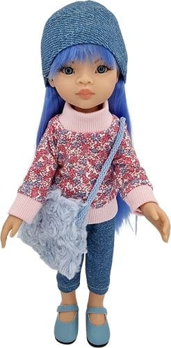 Komplet dla lalki Paola Reina Amigas 32 cm, różowa w kwiatuszki bluza dresowa zapinana z tyłu na rzep, niebieskie spodenki, niebieska czapeczka, niebieska futrzana torebka