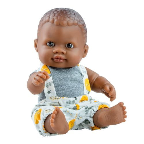 Lalka Hiszpańska 21 cm Paola Reina 00159 Peques, bobas cały z winylu, ciemnoskóry chłopczyk, szara bluzeczka, białe spodenki na szelki w szaro-żółte wzorki
