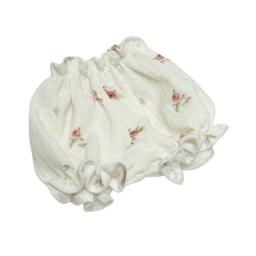 Bloomersy muślinowe dla lalki Miniland 38 cm, Paola Reina 34 cm i Minikane 34 cm - różyczki