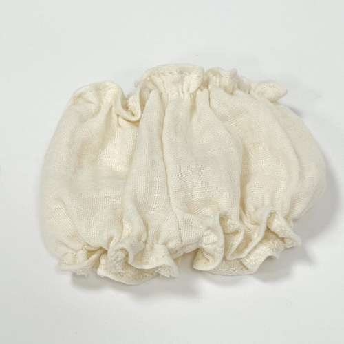 Bloomersy muślinowe dla lalki Miniland 38 cm, Paola Reina 34 cm i Minikane 34 cm - waniliowe