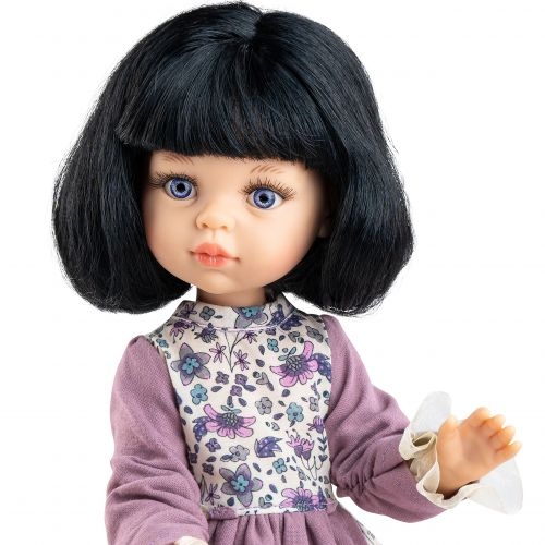 Lalka Hiszpańska 32 cm Paola Reina Amigas 04868 Carina, klasyczna, cała z winylu, przegubowa ruchome stawy, niebieskie oczy, czarne włosy z grzywką, długość do ramion, fioletowa sukienka w kwiatuszki, majteczki, buciki