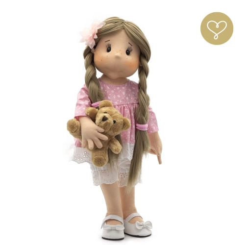 Lalka 38 cm Lullu Dolls Kornelia w ubranku, maskotka Misio, 3 warianty wyboru, na zdjęciu wariant 3 kolekcjonerski