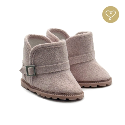 Buty zamszowe pudrowy róż dla lalki 38 cm Lullu Dolls z klamrą  z boku
