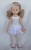 Lalka Hiszpańska 32 cm Paola Reina Amigas 04447 Carla baletnica, klasyczna, cała z winylu, niebieskie oczy, blond włosy, strój baletnicy: srebrzyste body baletowe z tiulem i białymi kwiatuszkami,  opaska na głowę, rajstopki, buciki z kwiatuszkiem