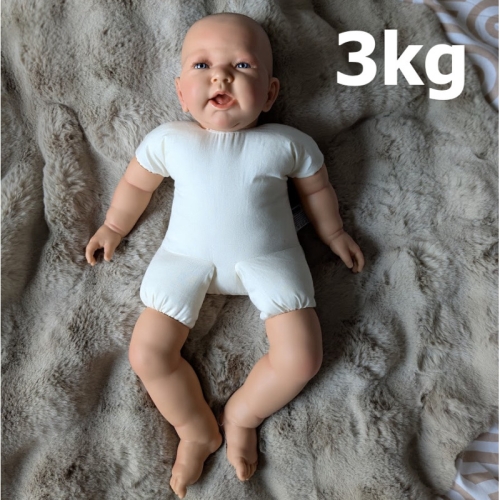 Lalka Hiszpańska 54 cm 3 kg Doro Dolls 1203 Richi, duża lalka bobas, materiałowy korpus, głowa, rączki i nóżki winylowe, bez włosów, niebieskie oczy, rzęsy, bez ubranka, idealnie nadaje się do szkół rodzenia i nauki chustonoszenia