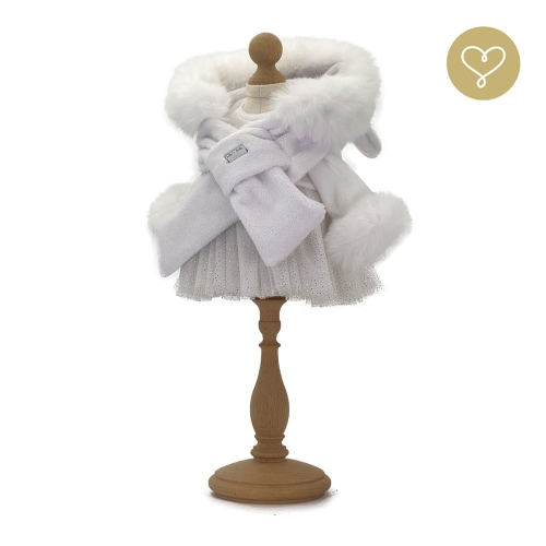 Strój Naomi dla lalki 38 cm Lullu Dolls, biała welurowa sukienka z tiulową falbanką, rękawy wykończone futerkiem, biały welurowy szaliko-kaptur z uszkami wykończony futerkiem