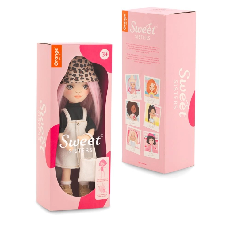 Lalka Sweet Sisters Bilie 32 cm Orange Toys, szmaciana z endoszkieletem, twarz nadrukowana cyfrowo, różowe włosy, kapelusz w panterkę, czarna bluzeczka, sukienka na szelki, buciki, torebka