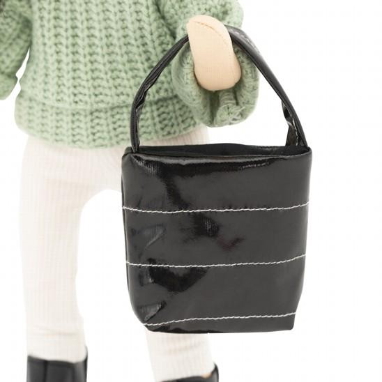 Lalka Sweet Sisters Lilu 32 cm Orange Toys, szmaciana z endoszkieletem, twarz nadrukowana cyfrowo, czarne włosy, jasnoturkusowy kapelusz, zielony sweterek, białe legginsy, buciki, torebka