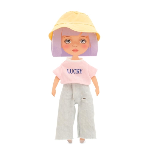 Oryginalne ubranko dla lalki Sweet Sisters 32 cm Orange Toys, żółty kapelusz, różowa bluzka z napisem Lucky, szerokie spodnie