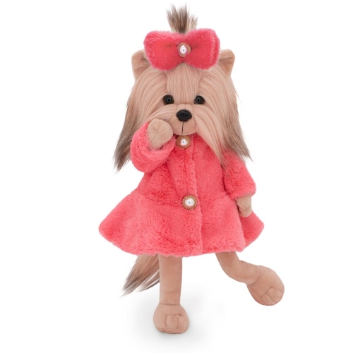 Lucky Doggy Yoyo 38 cm Orange Toys pluszowy piesek jasnobeżowy yorkshire terrier, zgina łapki, puchata czerwona kurtka, spinka z kokardką