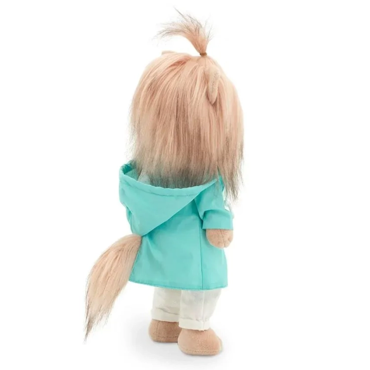 Lucky Doggy Yoyo 38 cm Orange Toys pluszowy piesek jasnobeżowy yorkshire terrier, zgina łapki, seledynowy płaszczyk, niebieska bluzeczka, białe spodnie