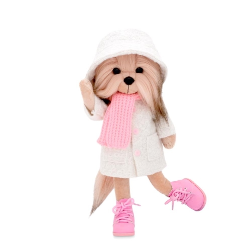 Lucky Doggy Yoyo 38 cm Orange Toys pluszowy piesek jasnobeżowy yorkshire terrier, zgina łapki, kapelusik, płaszczyk, różowy szalik i buciki
