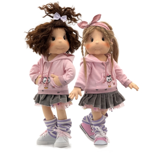 Bluza z kapturem dla lalki 38 cm Lullu Dolls, różowa z aplikacją i kieszenią na przodzie