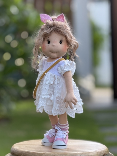 Sukienka biała w kwiaty 3D dla lalki Lullu Dolls 38 cm