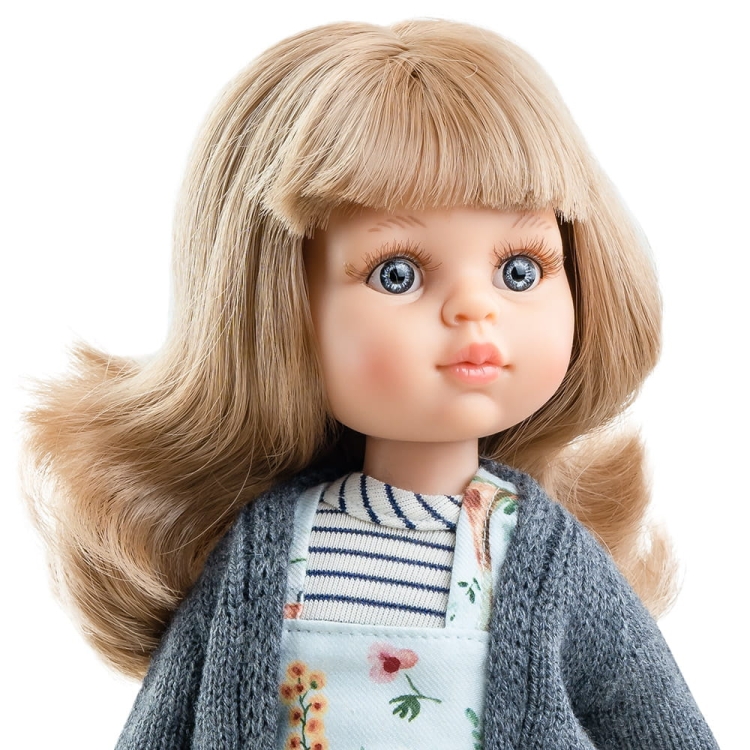 Lalka Hiszpańska 32 cm Paola Reina Amigas 04462 Carla, klasyczna, cała z winylu, niebieskie oczy, blond włosy z grzywką, sweterek, bluzeczka, krótkie spodnie ogrodniczki, rajstopki, wiązane buciki