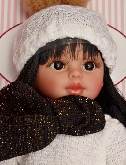 Lalka Hiszpańska 40 cm ASI 0515520 Sabrina, klasyczna, cała z winylu, średnio długie proste ciemne włosy z grzywką, w ubranku