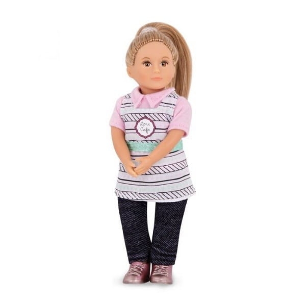 Lalka Kanadyjska 15 cm Lori 31111 Vera baristka, tułów materiałowy twardy, blond włosy, bluzka, spodnie, fartuszek, buciki