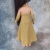 Sukienka Glamur i długie rękawiczki dla lalki Paola Reina Amigas 32 cm, złota, błyszcząca, elastyczna, wiązana na szyi