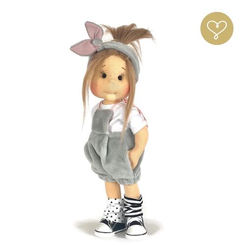 Strój Jola dla lalki 38 cm Lullu Dolls pluszowa opaska na głowę, biała koszulka, pluszowe szare ogrodniczki, getry nie od pary