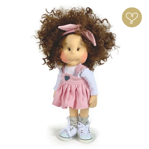 Strój Zajączek dla lalki 38 cm Lullu Dolls biała bluzka długi rękaw, różowa sukienka na ramiączkach z serduszkiem i zajęczymi uszkami, różowa opaska na głowę, szare skarpetki w zajączki