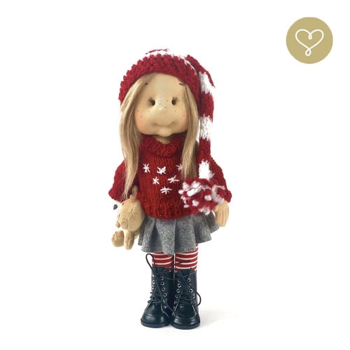 Strój Gwiazdka dla lalki 38 cm Lullu Dolls czapka wełniana w czerwono-białe pasy z pomponem, czerwony sweterek, szara spódniczka, rajstopki w biało-czerwone paski