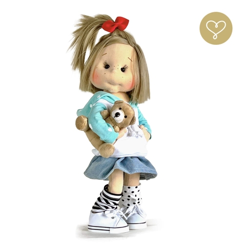 Lalka 38 cm Lullu Dolls Kiki w ubranku, maskotka Misio, 3 warianty wyboru, na zdjęciu wariant 3 kolekcjonerski