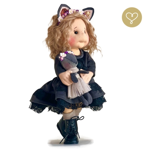 Lalka 38 cm Lullu Dolls Raven w ubranku,  maskotka Wilczek, 3 warianty wyboru, na zdjęciu wariant 2 ruchomy szkielet