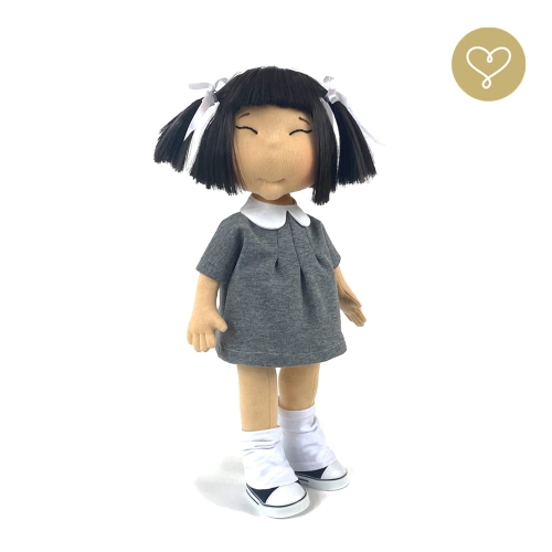 Lalka 38 cm Lullu Dolls Yuki w ubranku, 3 warianty wyboru, na zdjęciu wariant 1 podstawowy