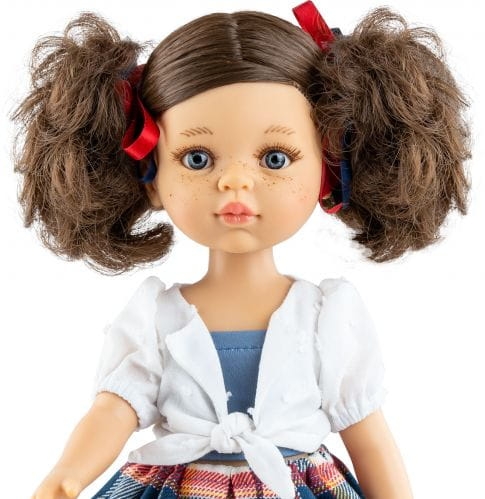 Lalka Hiszpańska 32 cm Paola Reina Amigas 04672 Pepi, klasyczna, cała z winylu, niebieskie oczy, piegi na buzi, brązowe włosy, bluzeczka top, biała koszula, spódniczka, majteczki, buciki
