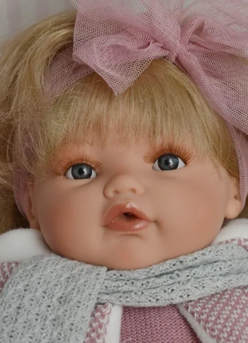 Lalka Hiszpańska 42 cm Antonio Juan 16072 Beni, bobas, miękki brzuszek, płacze, mówi: mama papa, blond włosy z grzywką, w ubranku, smoczek