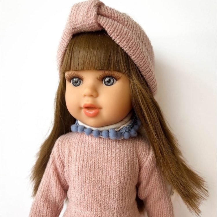 Lalka Hiszpańska 40 cm Marina&Pau 1527 Marina, klasyczna, cała z winylu,  ciemne dłuższe włosy z grzywką, w ubranku