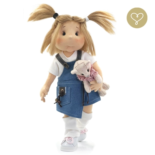 Strój Alison dla lalki 38 cm Lullu Dolls biała koszulka, białe getry, jeansowa sukienka na szelki