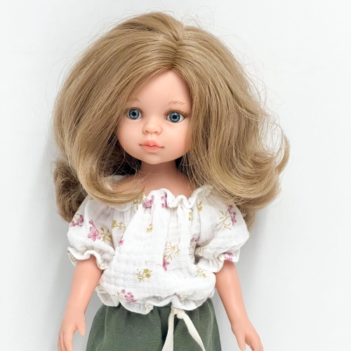 Zielone lniane spodnie i biała muślinowa bluzka w kwiatuszki dla lalki Paola Reina Amigas 32 cm