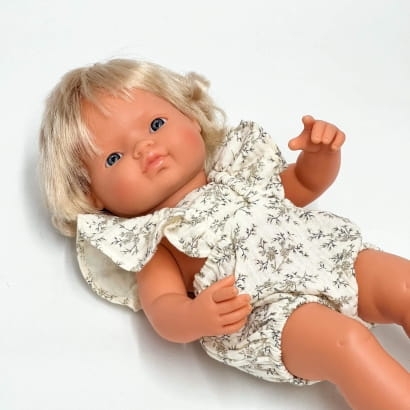 Kombinezon muślinowy z falbankami dla lalki Miniland 38 cm, Paola Reina 34 cm i Minikane 34 cm - krem Gloria