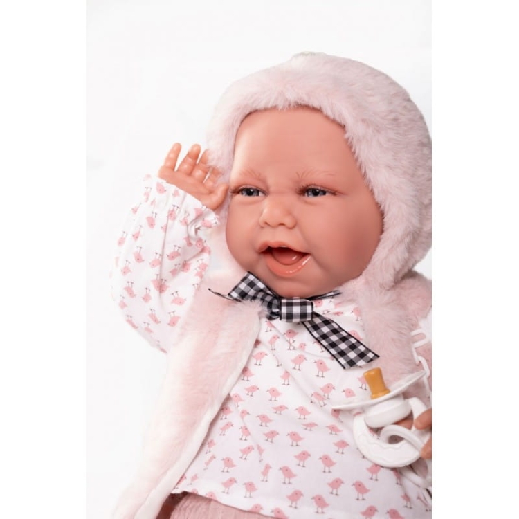 Lalka Hiszpańska 42 cm Antonio Juan 33013 Carla, bobas miękki brzuszek, rączki i nóżki na ruchomych stawach, co pozwala na posadzenie laleczki, uśmiechnięta, widoczny języczek i ząbki, w ubranku, smoczek