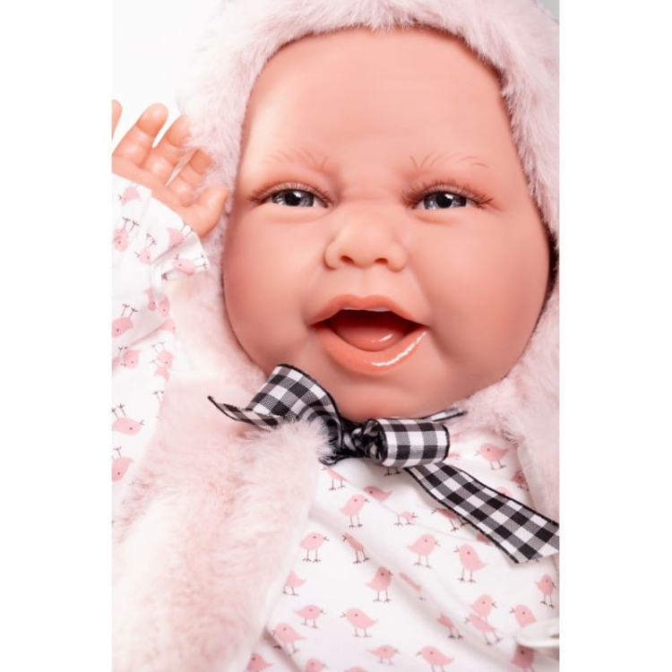 Lalka Hiszpańska 42 cm Antonio Juan 33013 Carla, bobas miękki brzuszek, rączki i nóżki na ruchomych stawach, co pozwala na posadzenie laleczki, uśmiechnięta, widoczny języczek i ząbki, w ubranku, smoczek