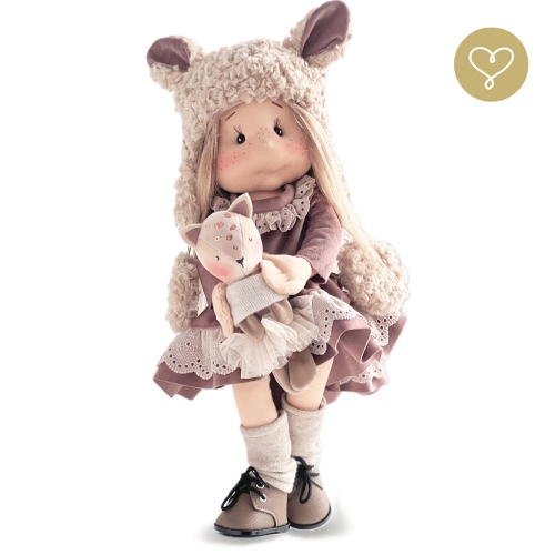 Sukienka Tereska dla lalki 38 cm Lullu Dolls welurowa w kolorze ciemnego różu wykończona koronką w kolorze różowym