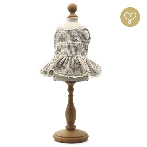 Sukienka sztruksowa dla lalki 38 cm Lullu Dolls jasnobeżowa, z kieszonką i aplikacją turkusowego króliczka, na dole wykończona bawełniana koronką
