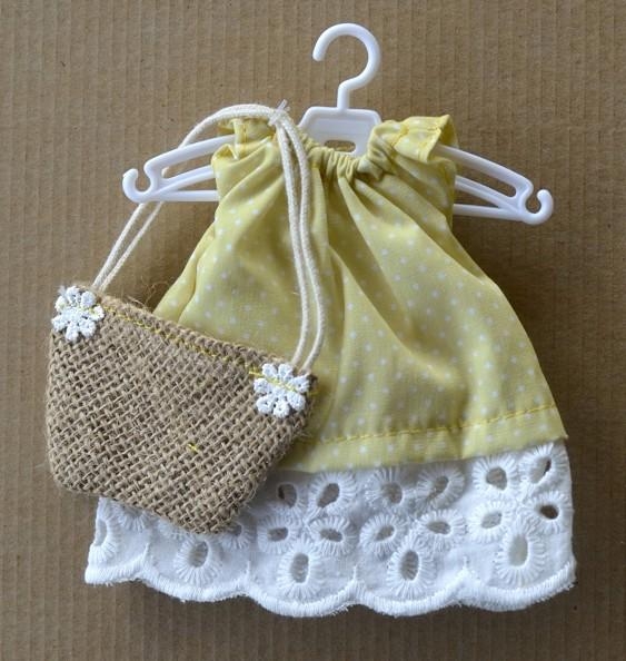Oryginalne ubranko Paola Reina dla lalki 21 cm Mini Amigas 52135, sukienka, majteczki, torebka