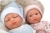 Lalki hiszpańskie 26 cm Arias 50866 bobasy bez włosów, całe z winylu, dwie laleczki bobasy bliźnięta w ubrankach niebieskim i różowym, smoczki, nosidełko
