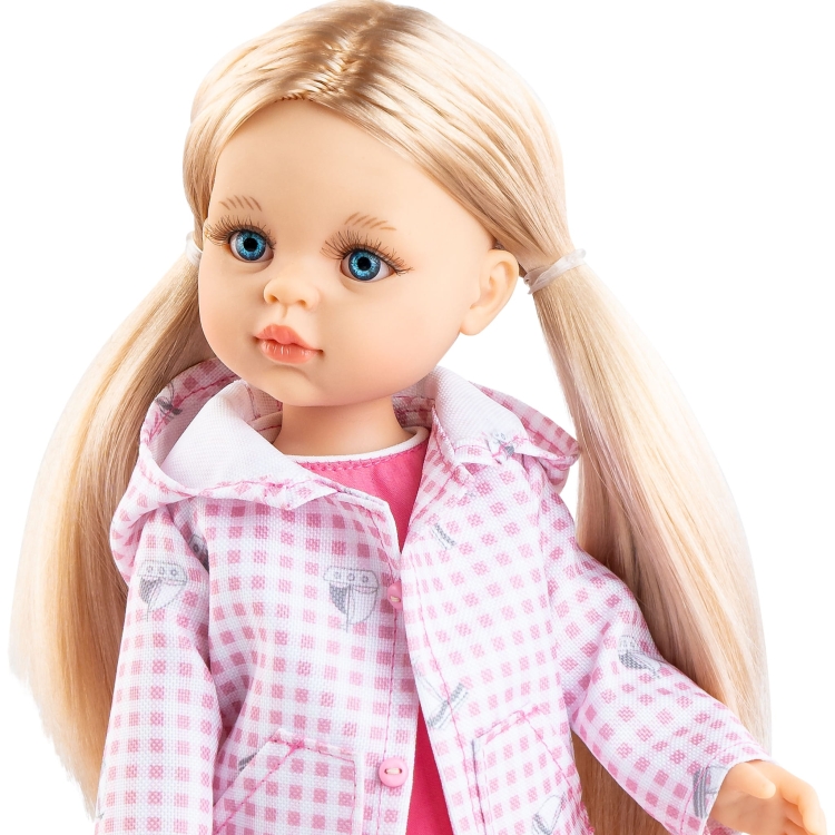Lalka Hiszpańska 32 cm Paola Reina Amigas 04685 Rosa, klasyczna, cała z winylu, niebieskie oczy, jasnoblond perłowe włosy spięte w dwa kucyki, różowa kurteczka z kapturem i kieszeniami, różowa sukienka, majteczki, różowe botki