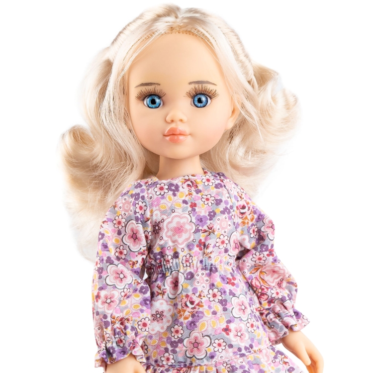 Lalka Hiszpańska 32 cm Paola Reina Amigas 04706 Clara, klasyczna, cała z winylu, niebieskie oczy, białe perłowe włosy, sukienka w kwiatuszki długi rękaw, podkolanówki, buciki