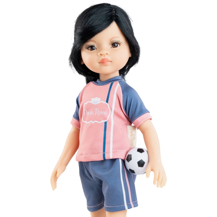 Lalka Hiszpańska 32 cm Paola Reina Amigas 04709 Candy futbolistka, klasyczna, cała z winylu, brązowe oczy, czarne krótkie włosy, strój futbolistki: bluza, spodenki, podkolanówki, buciki trampki